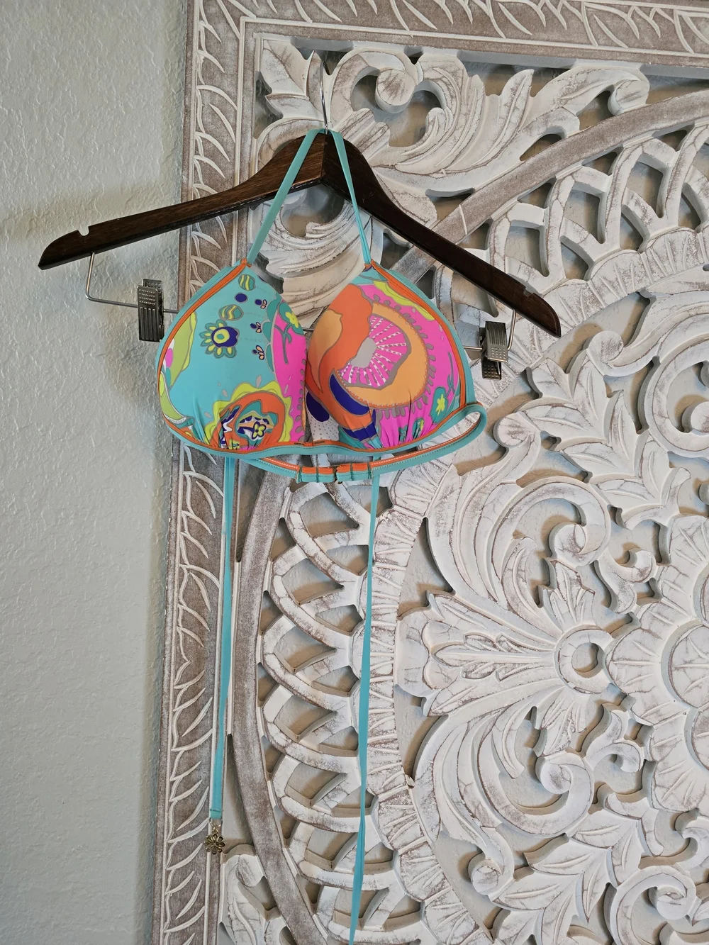 Trina Turk Women's Multicolor Vibrant Abstract Swirl Print Halter Bikini Top 6